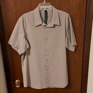 Lululemon Airing Easy Light Tan Short Sleeve Shirt Size XL worn once